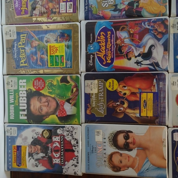 17 Brand new FACTORY SEALED Disney VHS - Picture 2 of 6